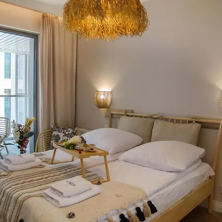 Maya's Flats 33 - Granaria, *
