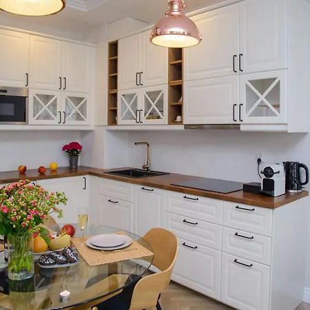 Maya's Flats & 33 - Granaria *