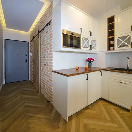 Maya's Flats 33 - Granaria,
