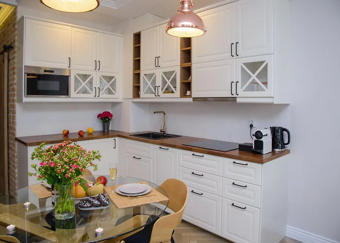 Maya's Flats & 33 - Granaria *